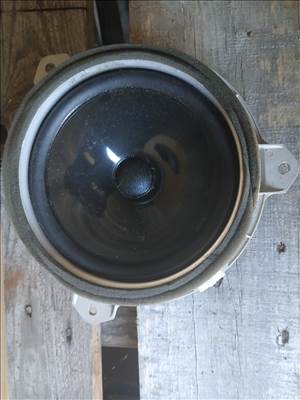 Lexus CT 200h bal hátsó közép hangszóró 