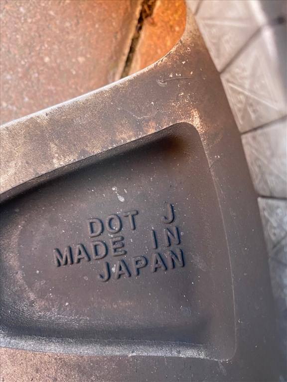  5x100 lyukosztású 16" használt Subaru alufelnik, rajtuk 215/65 használt Continental nyári gumik 5. kép