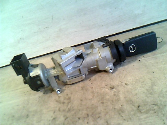 MAZDA 3 03.10-06.06 Gyújtáskapcsoló házzal 1. kép
