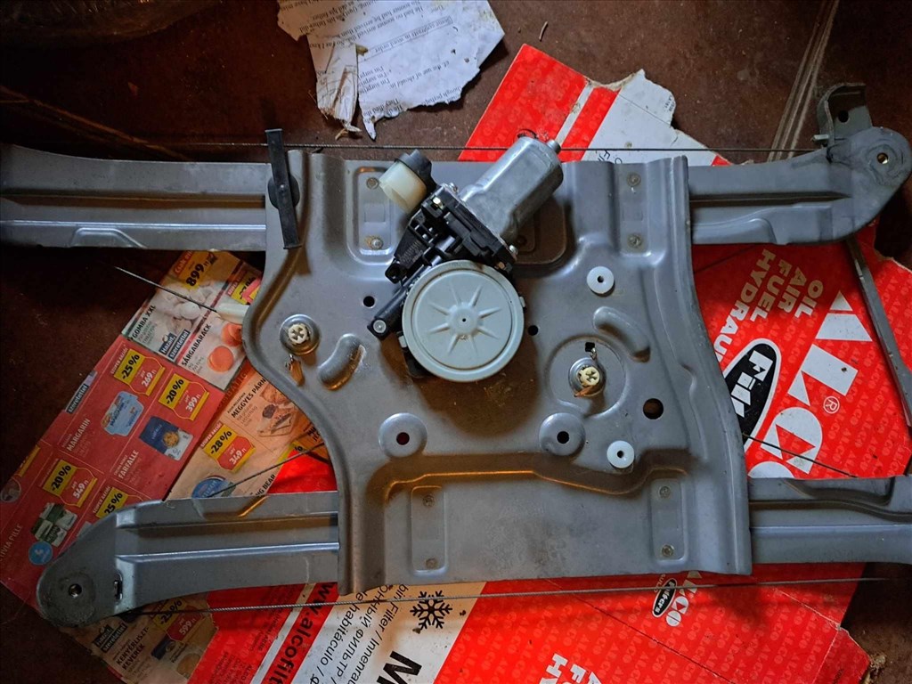 Mitsubishi Grandis jobb első első ablakemlő szerkezet  1. kép