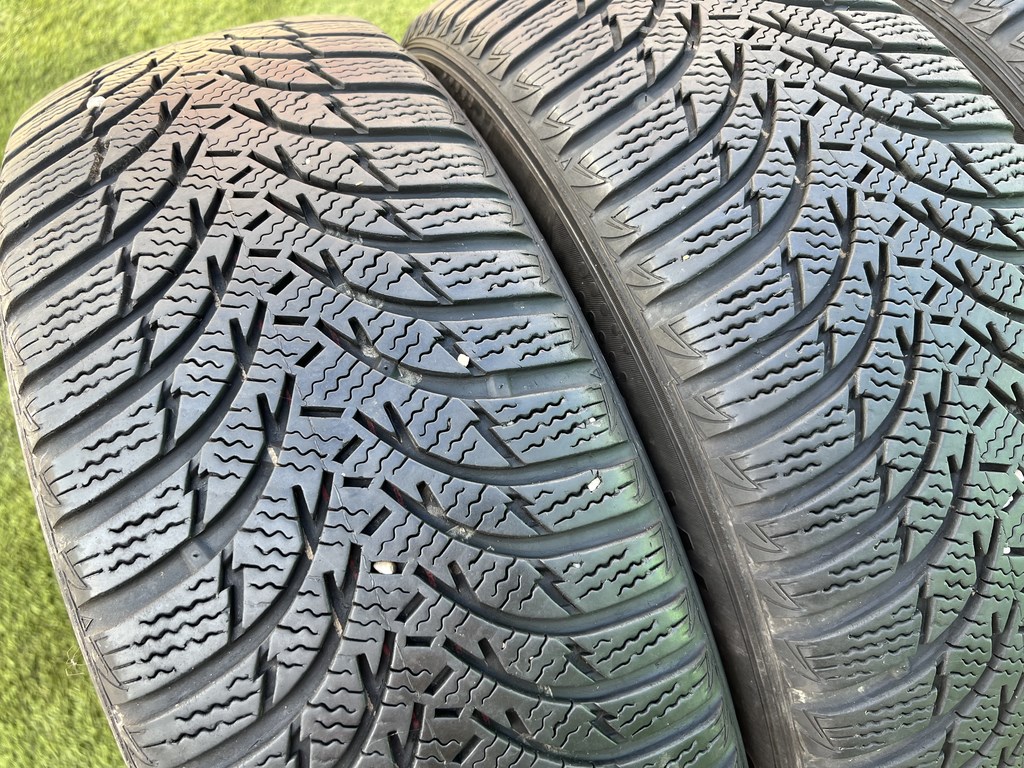 215/60 R16 Kumho WinterCraft WP51 téli gumi 5,5-6mm 2. kép