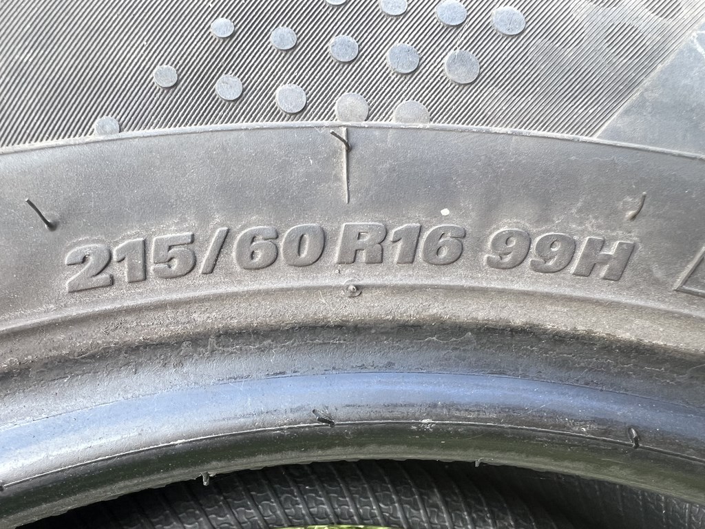 215/60 R16 Kumho WinterCraft WP51 téli gumi 5,5-6mm 5. kép