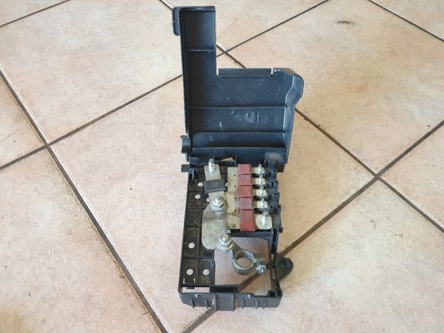 Opel Zafira C, Opel Astra J Pozitív kábel elosztó QN 13302307 4. kép