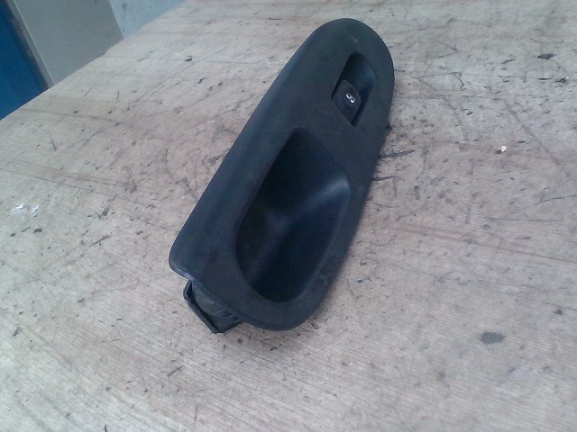 RENAULT THALIA 2008.11.01- Jobb első ablakemelő kapcsoló 1. kép