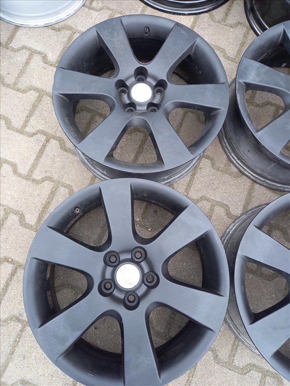 Hyundai Santa Fe gyári alu szett Fekete 7x18 5x114.3 Et41 dxx 2. kép