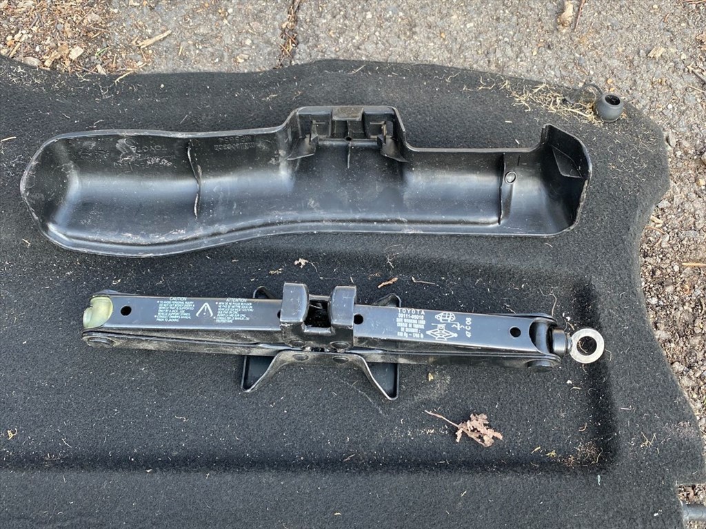 TOYOTA YARIS SCP9_, NSP9_, KSP9_, NCP9_, ZSP9_ Emelő 1. kép