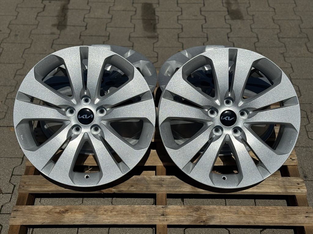 R18 5x114,3 Original Kia Sportage 7J ET40.5 gyári alufelnik felnik 18" 4. kép