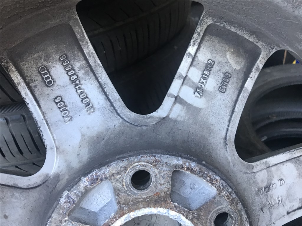 Audi Q7 S-Line gyári 7,5X18-as 5X130-as ET53-as könnyűfém felni garnítúra eladó 6. kép