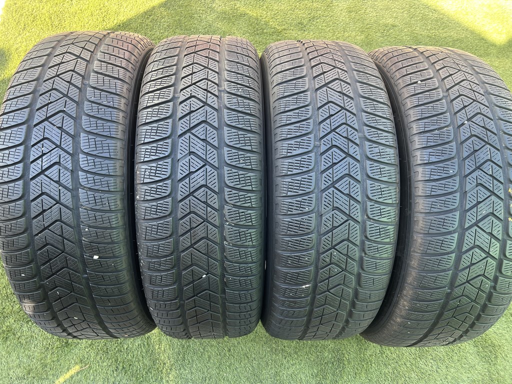235/65 R18 Pirelli Scorpion téli gumi 5mm 1. kép