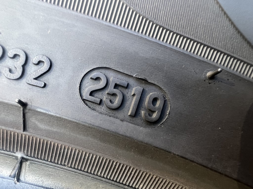 235/65 R18 Pirelli Scorpion téli gumi 5mm 6. kép