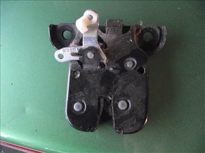 Audi A3 8P csomagtérajtó zár 2004-2012 3 ajtós 8p3827505