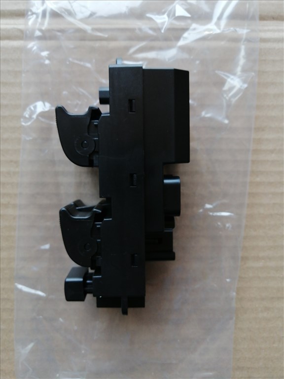 Ford Ranger Mk2 Bal első Ablakemelő Kapcsoló  ue8d66350 2. kép