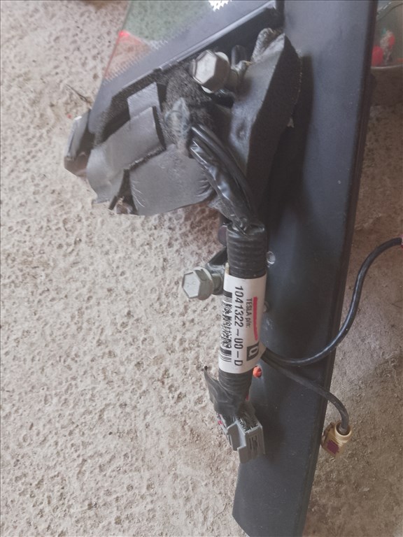 Tesla Model S tükör  1. kép