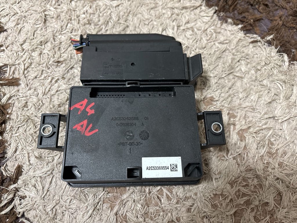 AUDI A4 Avant 8K5, B8 Kézifék Elektronika 015696 2. kép