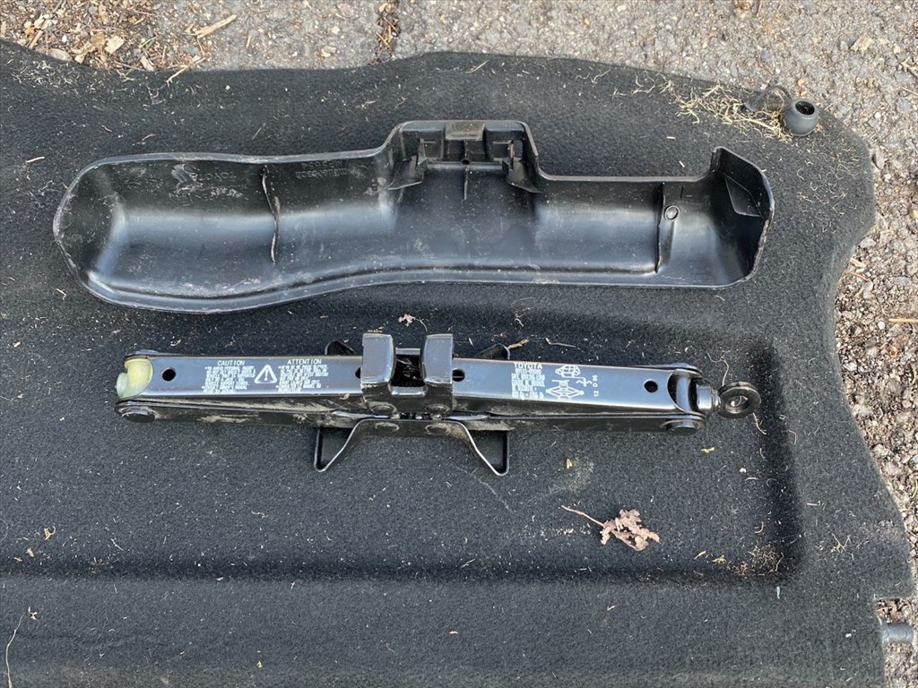 TOYOTA YARIS SCP9_, NSP9_, KSP9_, NCP9_, ZSP9_ Emelő 000854 1. kép