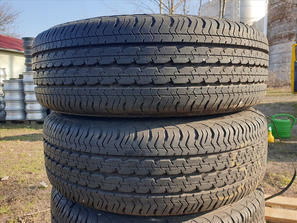  195/60 16C Pirelli Chrono 2. kép