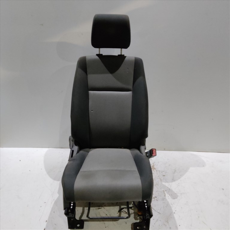 203862 Dodge Journey 2008-2020  jobb első ülés 1. kép