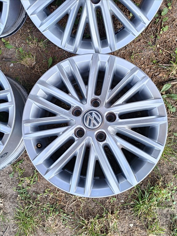  5x112 lyukosztású 6J Volkswagen 16" újszerű (gyári felni) alufelni 7. kép