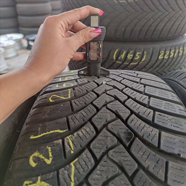  255/45 R20 Falken téli gumi 30000ft a 4db/172/ 2. kép