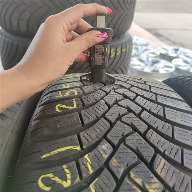  255/45 R20 Falken téli gumi 30000ft a 4db/172/ 3. kép