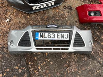 FORD FOCUS III  Első Lökhárító (Részeivel)