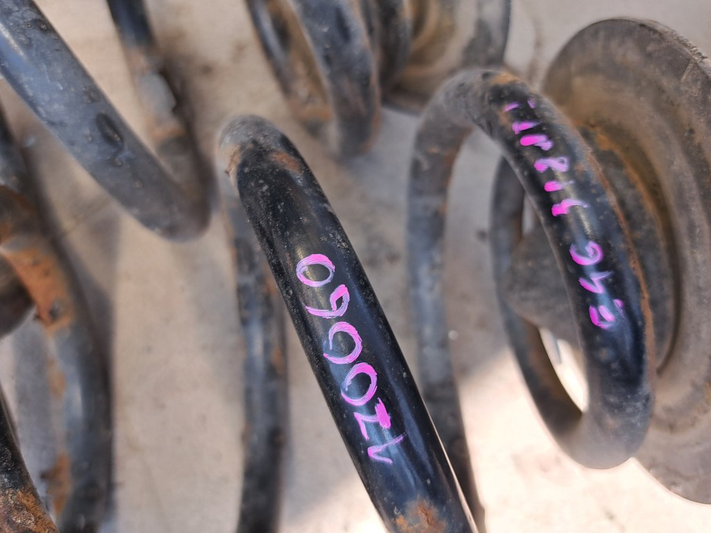 BMW E46 touring négyhengeres M paket hátsó rugó pár  3. kép