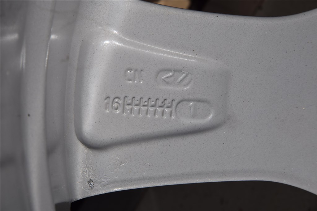  5x114.3 lyukosztású 17" újszerű OZ alufelni, rajta 215/55 újszerű Dunlop téli gumi gumi  6. kép