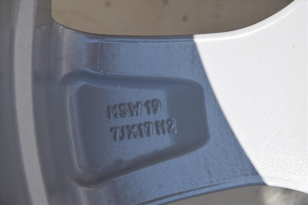  5x114.3 lyukosztású 17" újszerű OZ alufelni, rajta 215/55 újszerű Dunlop téli gumi gumi  7. kép