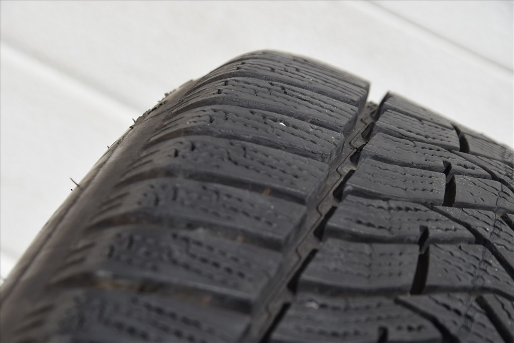  5x114.3 lyukosztású 17" újszerű OZ alufelni, rajta 215/55 újszerű Dunlop téli gumi gumi  13. kép