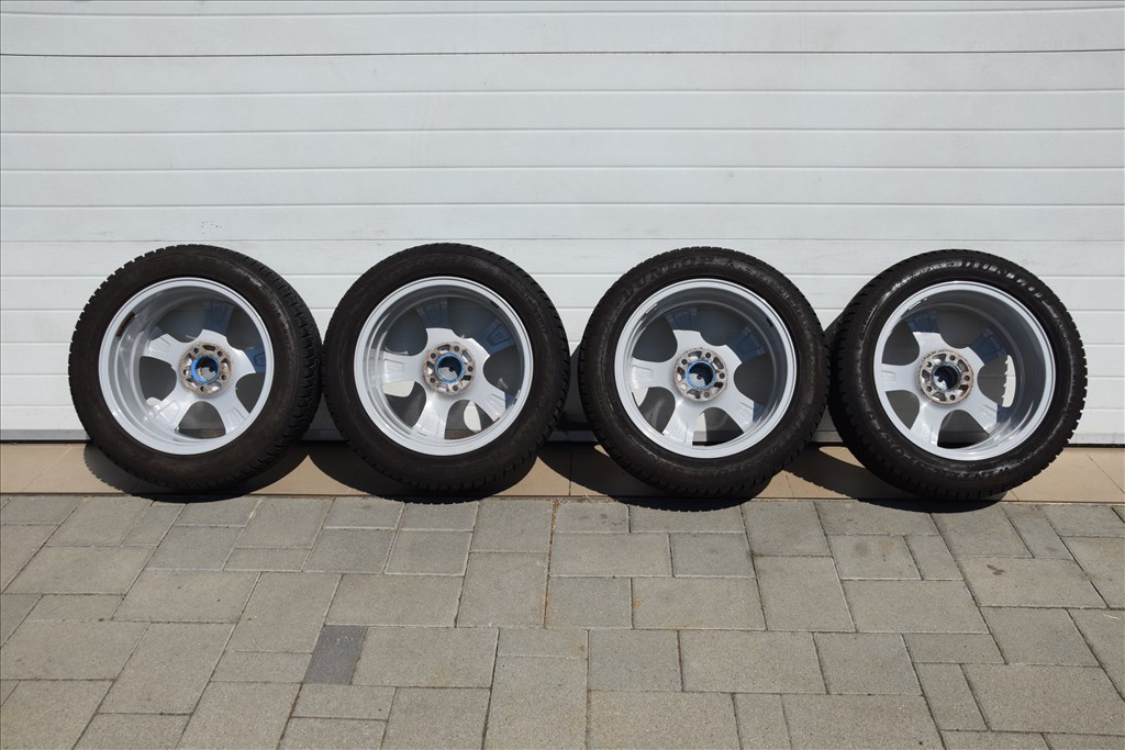  5x114.3 lyukosztású 17" újszerű OZ alufelni, rajta 215/55 újszerű Dunlop téli gumi gumi  17. kép