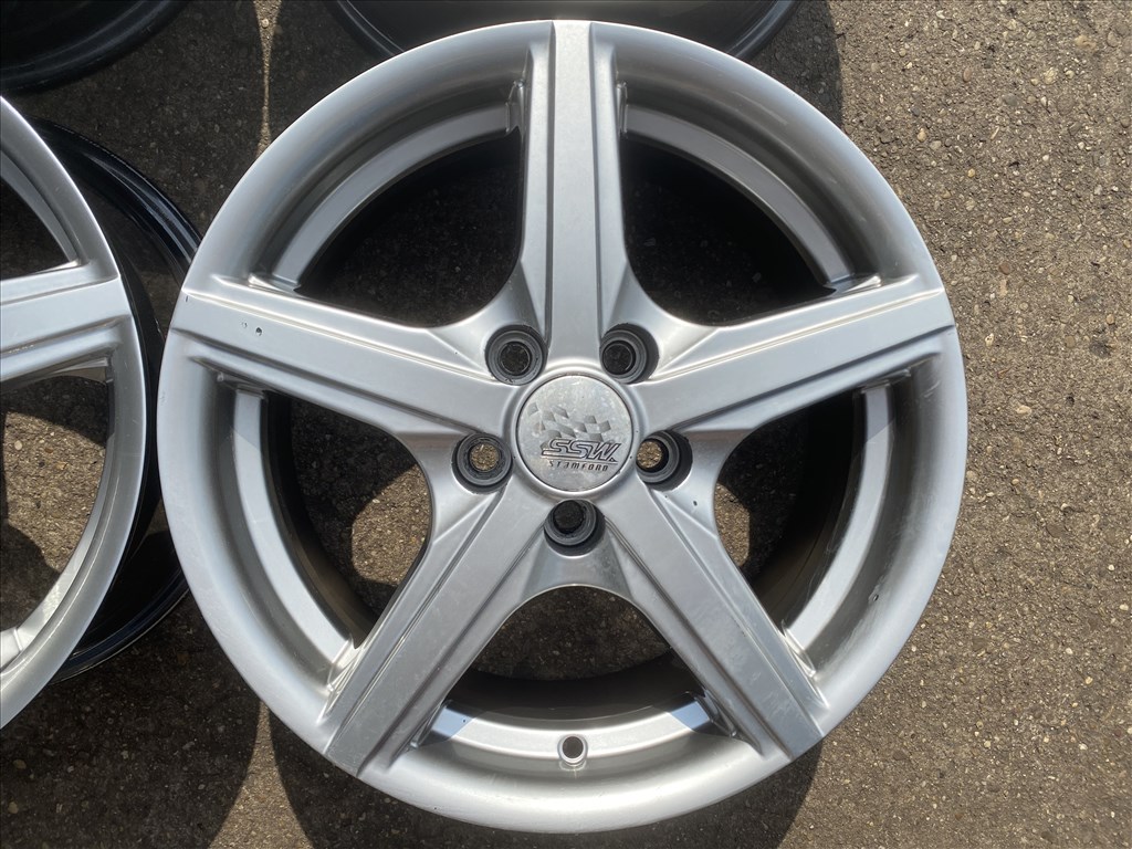4db B.A.T. 15" VW - Toyota - Seat - Skoda alufelni. (4044) 2. kép