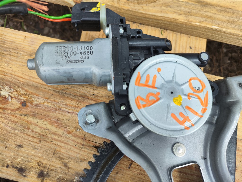 Hyundai i20 (PB) bal első ablakemelő szerkezet motorral  988101j100 2621004680 2. kép