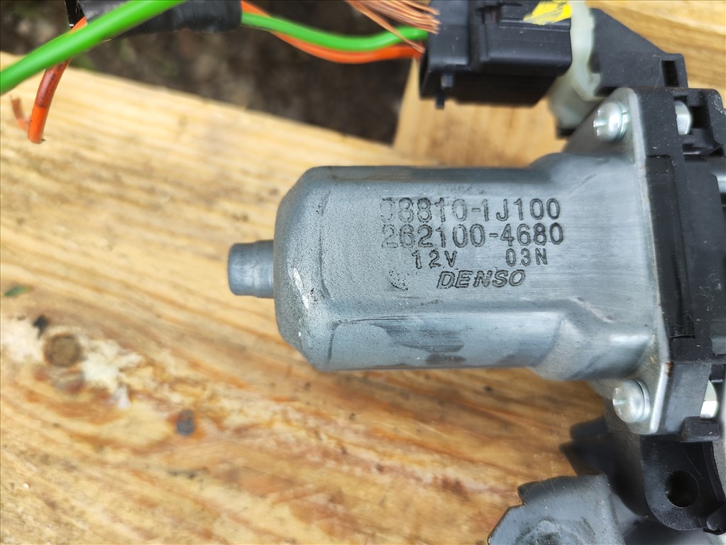 Hyundai i20 (PB) bal első ablakemelő szerkezet motorral  988101j100 2621004680 3. kép