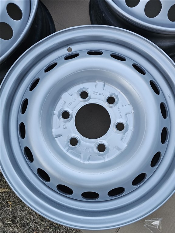  6x130 lyukosztású 6,5JJ 16" újszerű (gyári felni) lemezfelni 4. kép