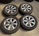 5x112 lyukosztású 17" újszerű (gyári felni) alufelni, rajta 205/60 használt Bridgestone téli gumi