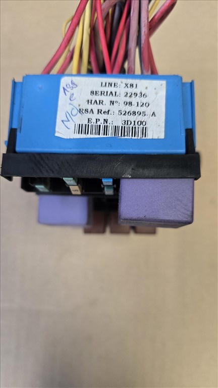 Renault Espace IV 1.9 dCi utastér biztosítéktábla 2. kép