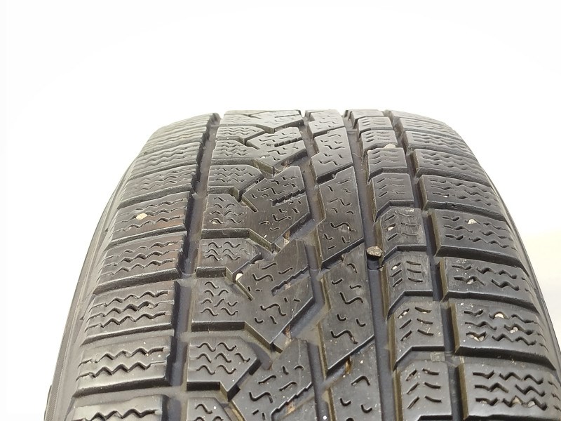 Kumho Izen RV Asymmetric 215/60 R17  1. kép