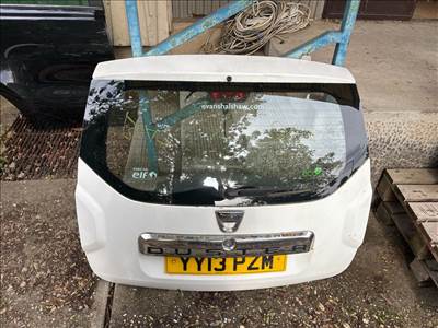 DACIA DUSTER  Csomagtérajtó (Részeivel)