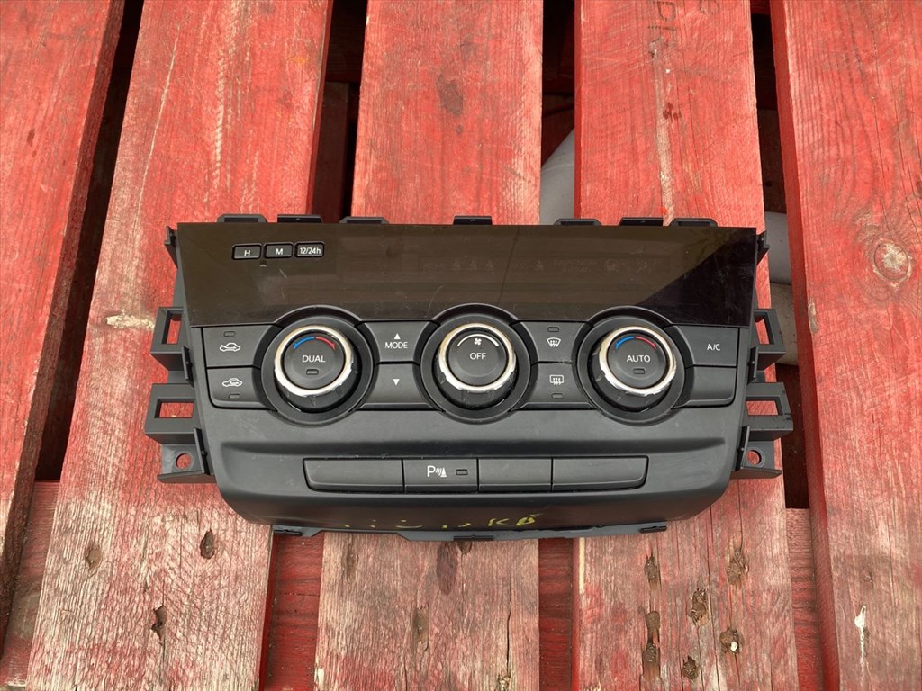MAZDA 6 Kombi GJ, GH Fűtéskapcsoló (digit klímás) 1. kép