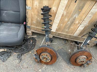 AUDI Q3 8U Bal első Gólyaláb (Lengécsillapító, Rugó) 014524