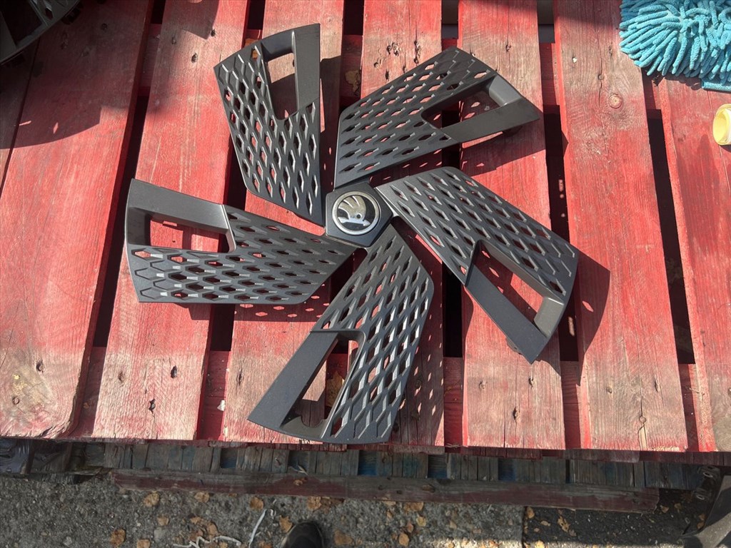 SKODA KODIAQ NS7 Dísztárcsa (1 db) 1. kép