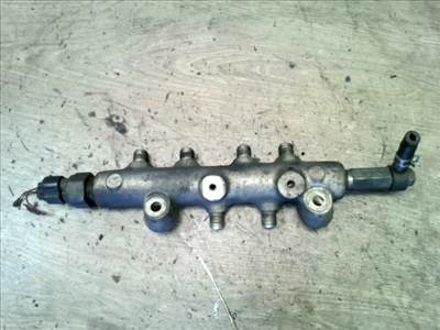 MAZDA 6 05-08 Injektor befecskendező híd 