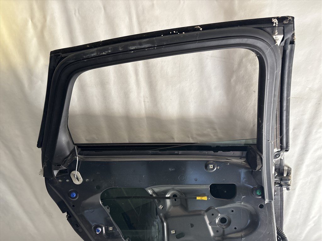 13533 Opel Astra J Bal hátsó Ajtó Fekete z20r 5 ajtós 5. kép