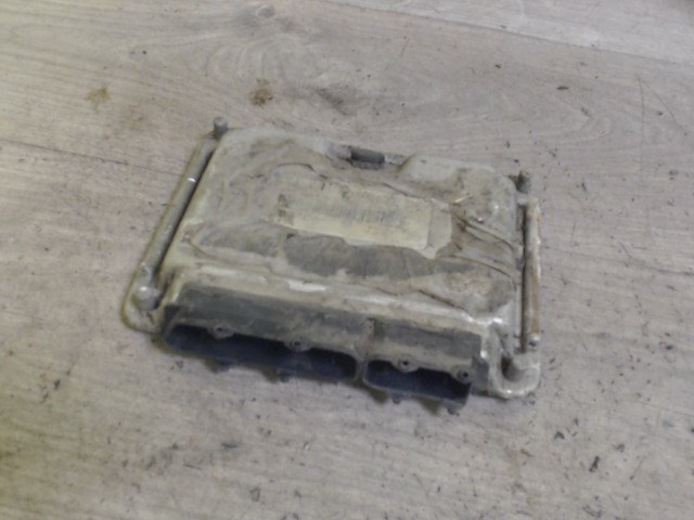 VOLKSWAGEN POLO VARIANT 97-01 Motorvezérlő egység ECU PCM modul 1. kép