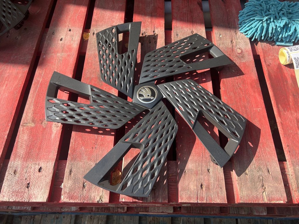 SKODA KODIAQ NS7 Dísztárcsa (1 db) 1. kép