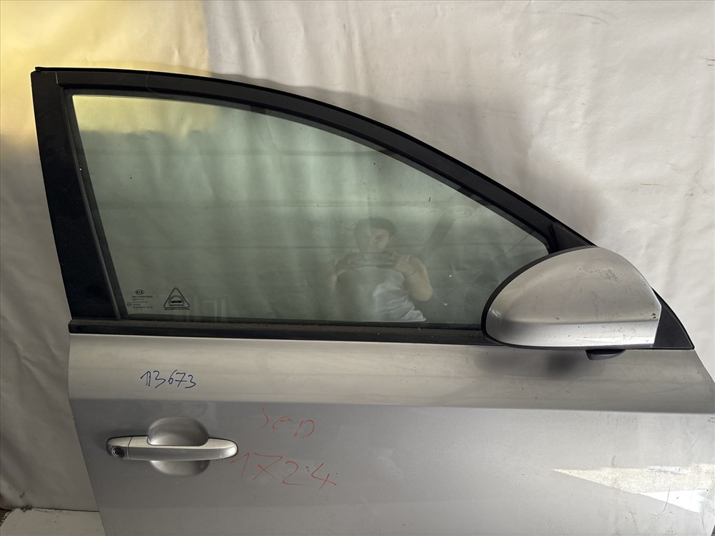 13673 Kia Ceed I. 2006-2009 Jobb első  Ajtó   Szürke 3. kép