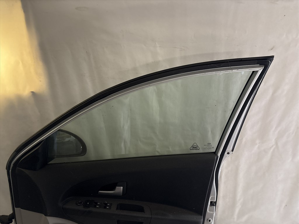 13673 Kia Ceed I. 2006-2009 Jobb első  Ajtó   Szürke 5. kép