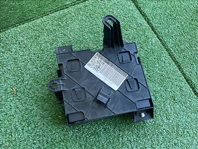 AUDI A6 4F2, C6 Biztosítéktábla Csomagtér 004820