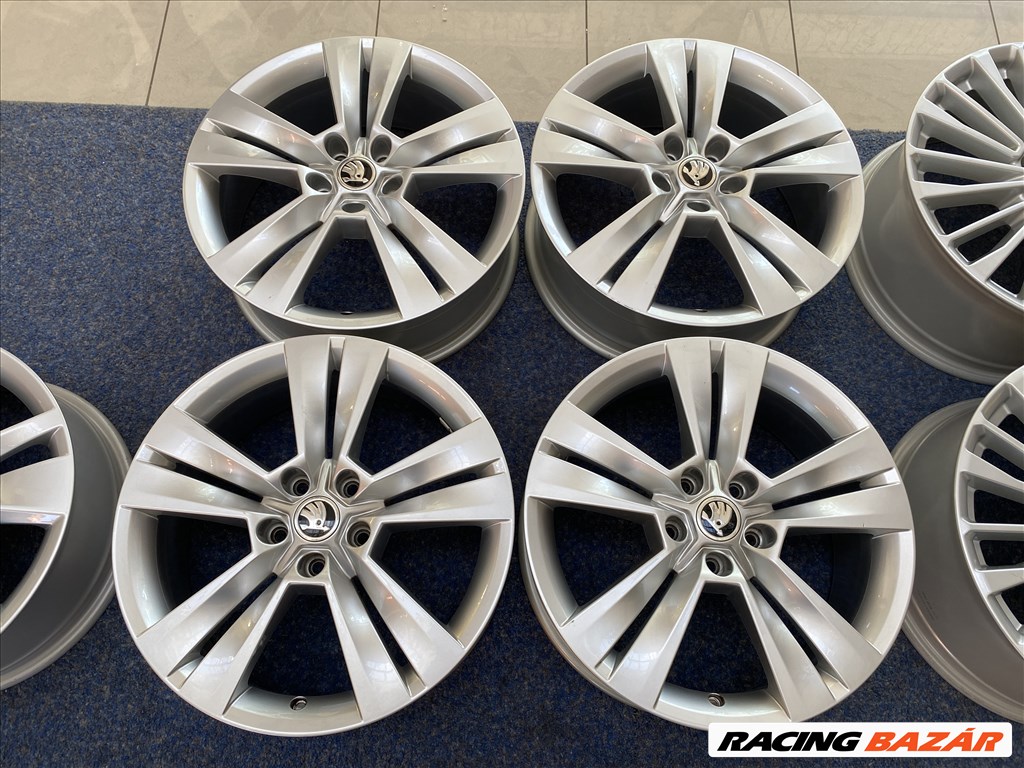 (3715)  Skoda 18 gyári alufelni felni, 5x112, Kodiaq Octavia 3. kép
