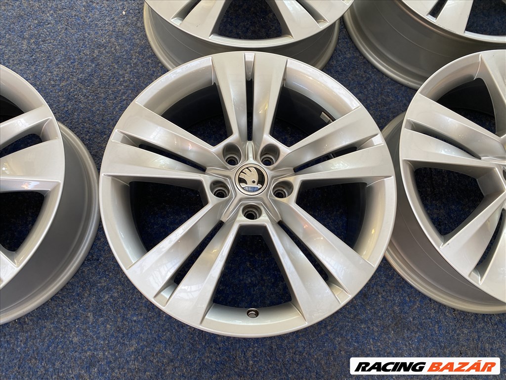 (3715)  Skoda 18 gyári alufelni felni, 5x112, Kodiaq Octavia 4. kép